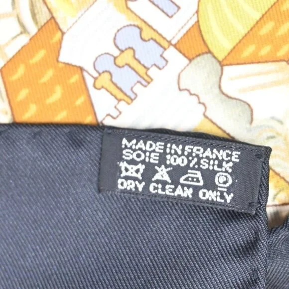 HERMES XL Carre Scarf Le Triomphe du Paladin 100% Silk Black Gold 69RL761 - Picture 6 of 10